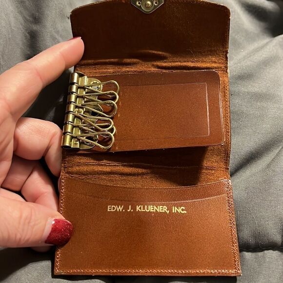 Vintage EDW.J. Kluener Inc Keyholder - Picture 4 of 4